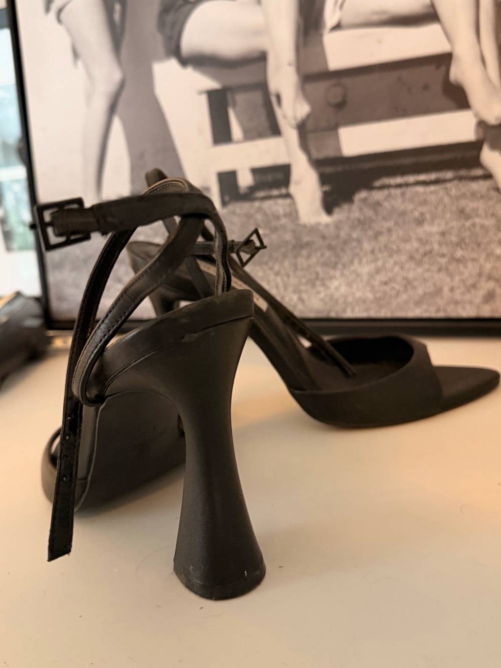 Steve Madden Women's Beki Strappy Block Heel Sandals Black Size 7 1/2 - Picture 2 of 3